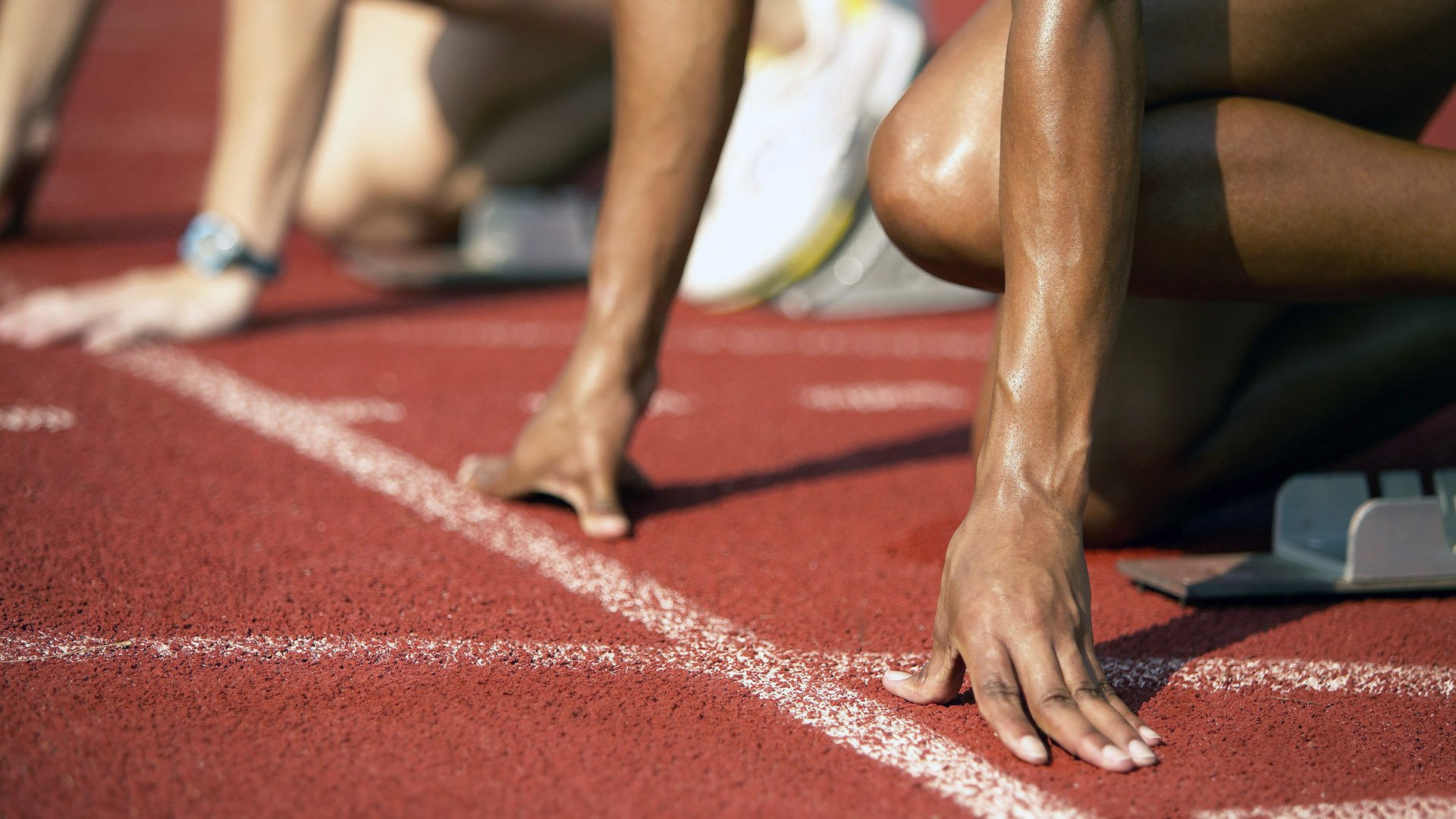 职业教练是否应具备跨文化沟通能力,教练员应该具备怎样的职业素质和技能要求